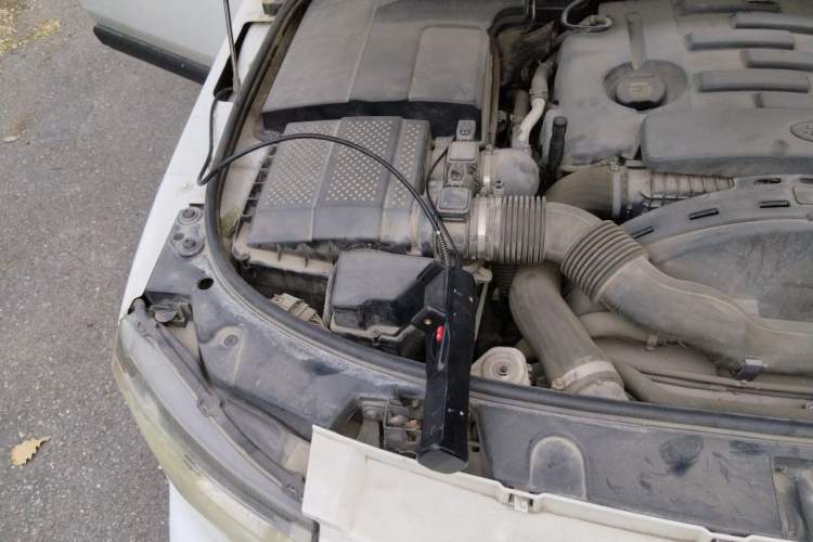 Used Land Rover Discovery 2012 3.0 SDV6 HSE Diesel Version Engine Bay Right