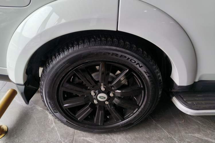 Used Land Rover Discovery 2012 3.0 SDV6 HSE Diesel Version Exterior 8