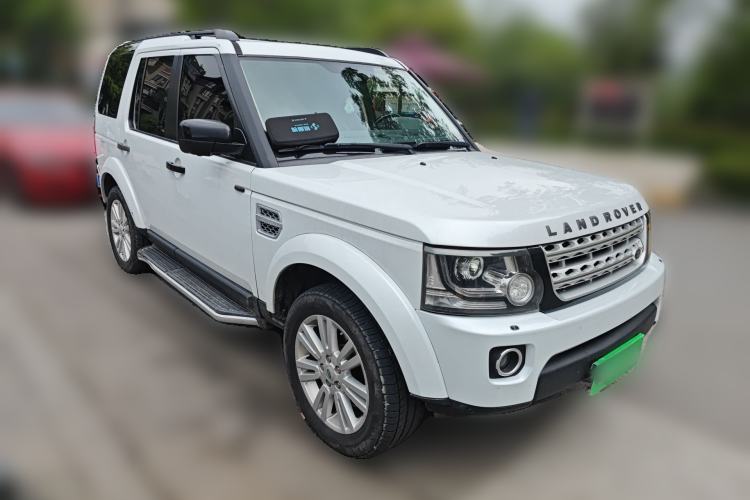 Used Land Rover Discovery 2012 5.0 V8 SE Front Right 45 Deg