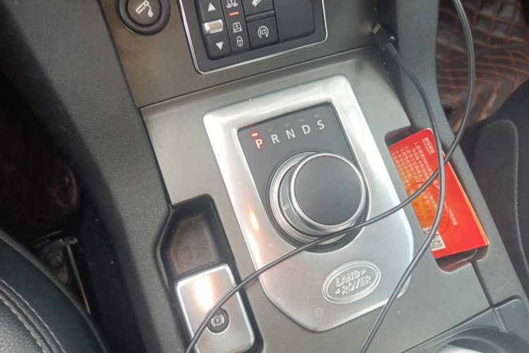 Used Land Rover Discovery 2012 3.0 SDV6 HSE Diesel Version Gear Lever