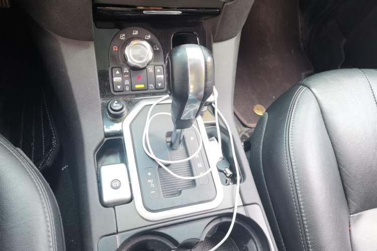 Used Land Rover Discovery 2012 5.0 V8 HSE Gear Lever