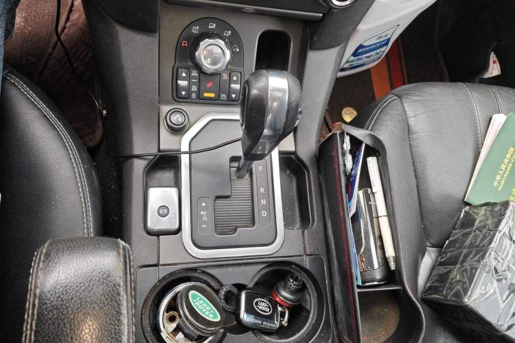 Used Land Rover Discovery 2012 3.0 SDV6 HSE Diesel Version Gear Lever