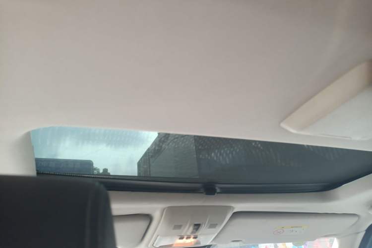 Used Land Rover Discovery 2012 3.0 SDV6 HSE Diesel Version Headliner
