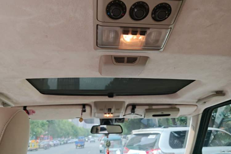 Used Land Rover Discovery 2012 3.0 SDV6 HSE Diesel Version Headliner