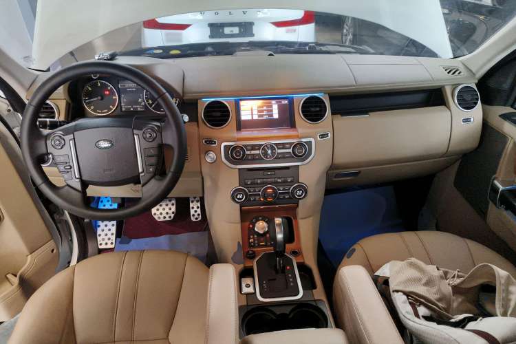 Used Land Rover Discovery 2012 3.0 SDV6 HSE Diesel Version Interior 2