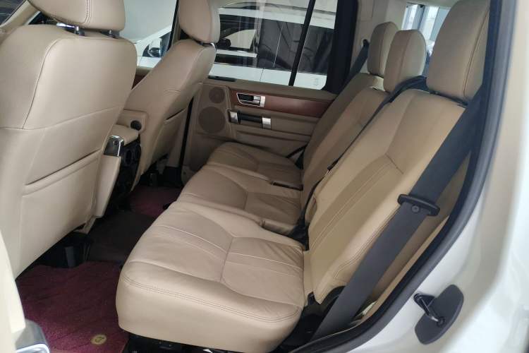 Used Land Rover Discovery 2012 3.0 SDV6 HSE Diesel Version Interior 4