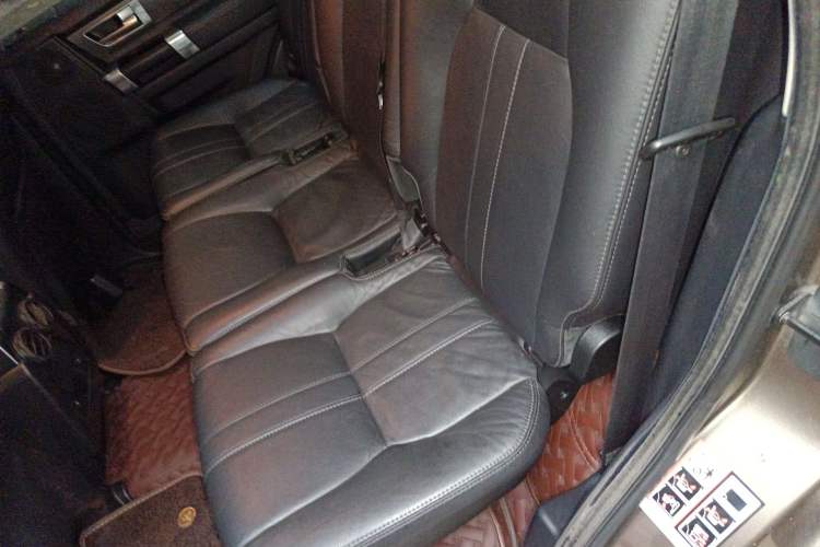 Used Land Rover Discovery 2012 3.0 SDV6 HSE Diesel Version Left Rear Seat