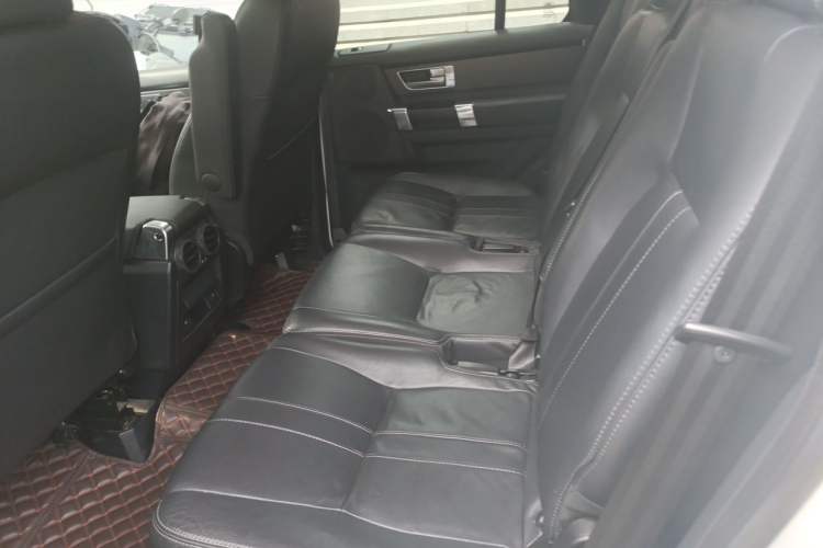 Used Land Rover Discovery 2012 3.0 SDV6 HSE Diesel Version Left Rear Seat