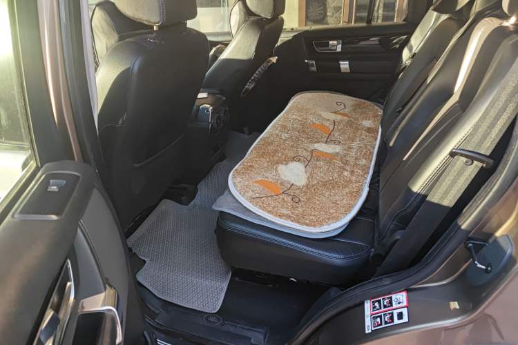 Used Land Rover Discovery 2012 3.0 SDV6 HSE Diesel Version Left Rear Seat