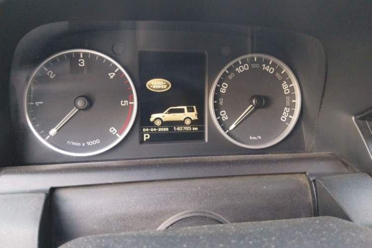 Used Land Rover Discovery 2012 3.0 SDV6 HSE Diesel Version Odometer Close Up