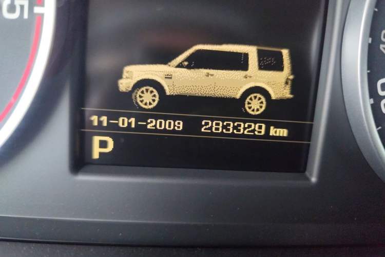 Used Land Rover Discovery 2012 3.0 SDV6 HSE Diesel Version Odometer Close Up