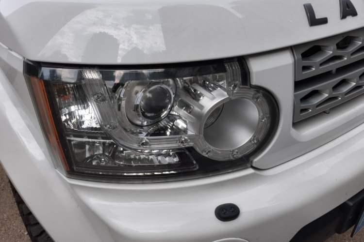 Used Land Rover Discovery  Right Front Headlight