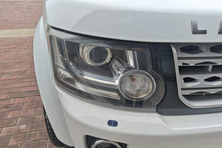 Used Land Rover Discovery 2012 5.0 V8 HSE Right Front Headlight