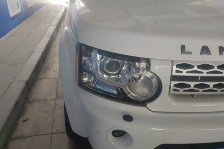 Used Land Rover Discovery 2012 3.0 SDV6 HSE Diesel Version Right Front Headlight