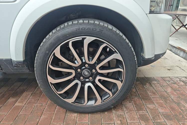 Used Land Rover Discovery 2012 5.0 V8 HSE Right Front Wheel Hub