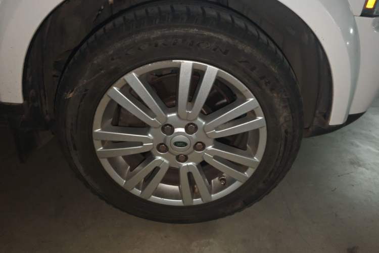 Used Land Rover Discovery 2012 5.0 V8 SE Right Front Wheel Hub
