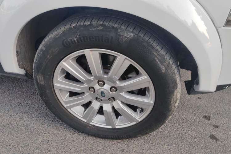 Used Land Rover Discovery 2012 3.0 SDV6 HSE Diesel Version Right Front Wheel Hub