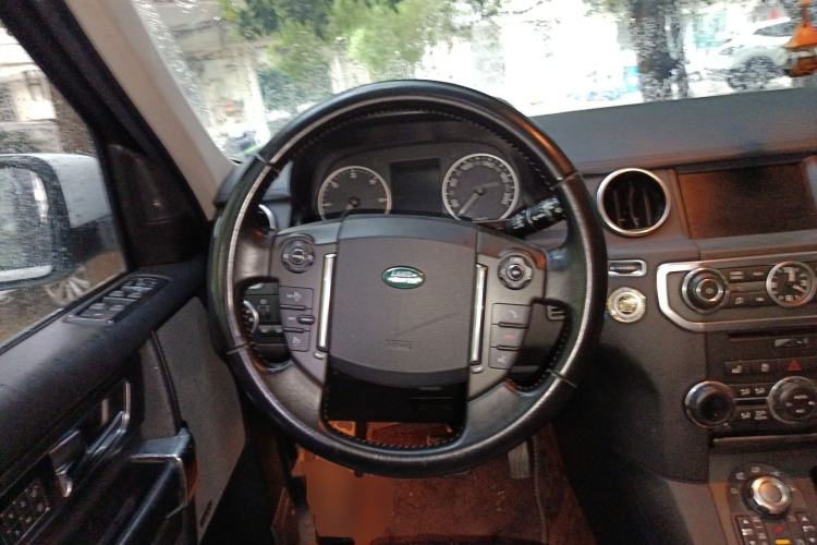 Used Land Rover Discovery 2012 3.0 SDV6 HSE Diesel Version Steering Wheel
