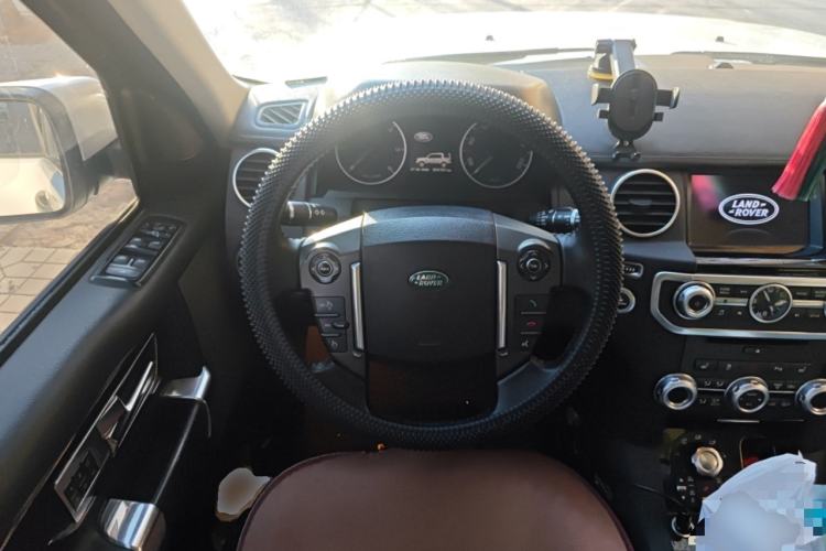 Used Land Rover Discovery 2012 3.0 SDV6 HSE Diesel Version Steering Wheel