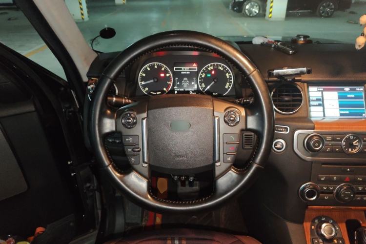 Used Land Rover Discovery 2012 5.0 V8 SE Steering Wheel