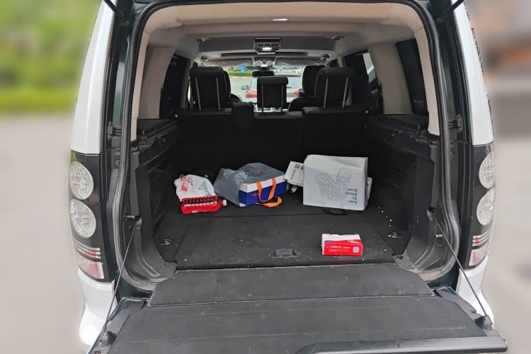Used Land Rover Discovery 2012 5.0 V8 SE Trunk