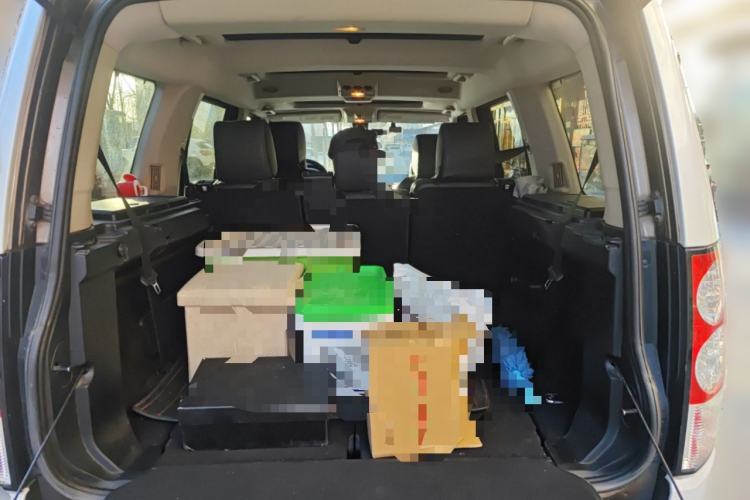 Used Land Rover Discovery 2012 3.0 SDV6 HSE Diesel Version Trunk