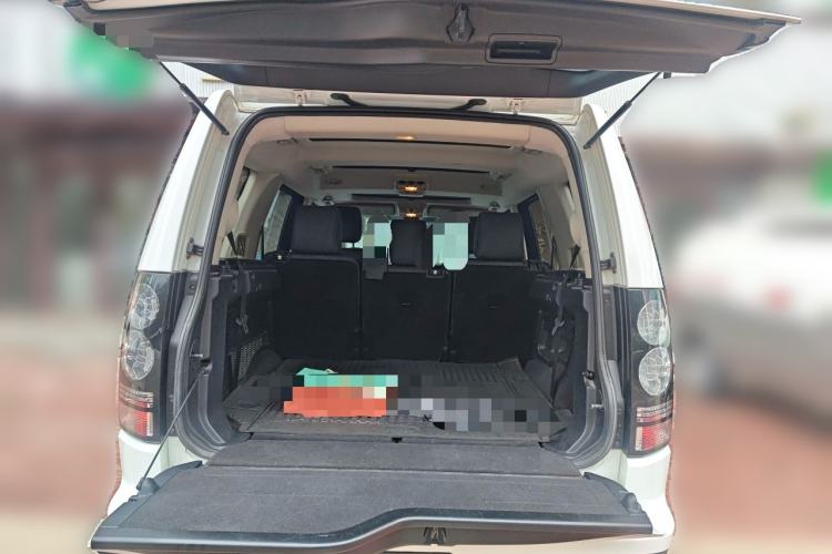 Used Land Rover Discovery 2012 5.0 V8 HSE Trunk