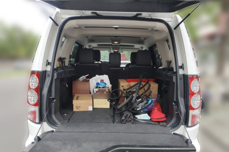 Used Land Rover Discovery 2012 5.0 V8 HSE Trunk