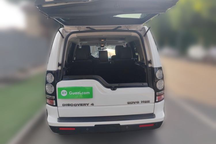 Used Land Rover Discovery 2012 3.0 SDV6 HSE Diesel Version Trunk