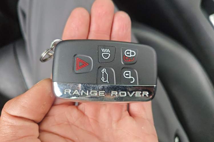 Used Land Rover Discovery 2012 5.0 V8 HSE Vehicle Key