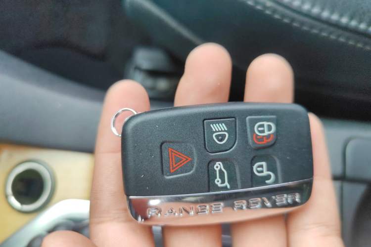 Used Land Rover Discovery 2012 3.0 SDV6 HSE Diesel Version Vehicle Key