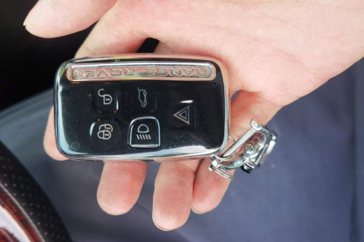 Used Land Rover Discovery 2012 5.0 V8 HSE Vehicle Key
