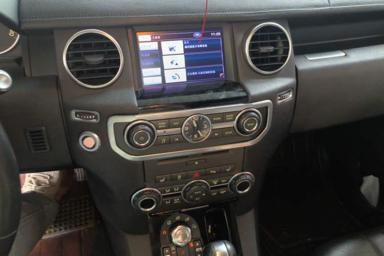 Used Land Rover Discovery 2013 3.0 SDV6 HSE Diesel Edition Audio And AC Panel