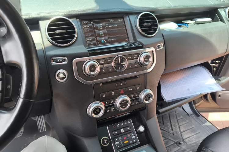 Used Land Rover Discovery  Audio And AC Panel