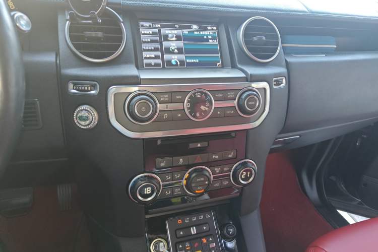 Used Land Rover Discovery 2013 3.0 SDV6 HSE Diesel Edition Audio And AC Panel