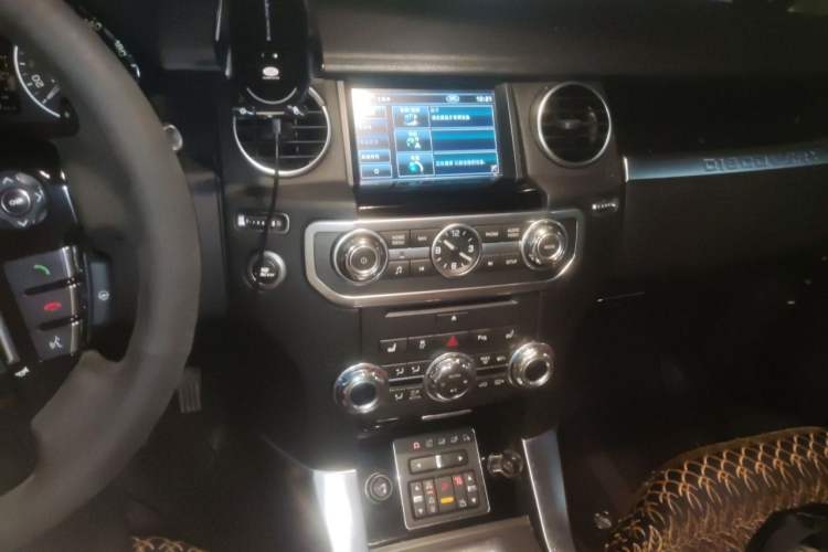 Used Land Rover Discovery 2013 3.0 SDV6 HSE Diesel Edition Audio And AC Panel