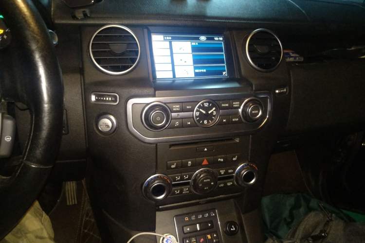 Used Land Rover Discovery 2013 3.0 SDV6 HSE Diesel Edition Audio And AC Panel