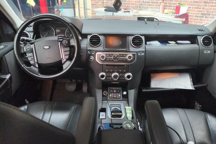 Used Land Rover Discovery  Center Console