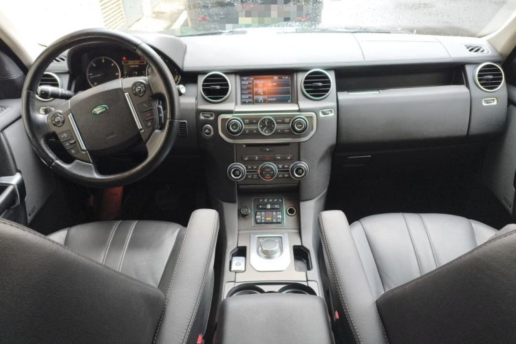 Used Land Rover Discovery 2013 3.0 SDV6 HSE Diesel Edition Center Console