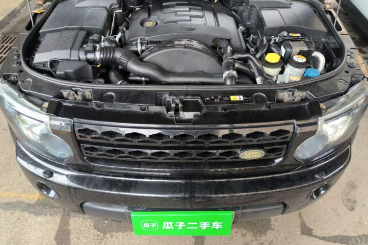 Used Land Rover Discovery 2013 3.0 SDV6 HSE Diesel Edition Engine Bay
