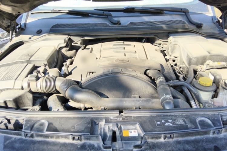 Used Land Rover Discovery 2013 3.0 SDV6 HSE Diesel Edition Engine Bay