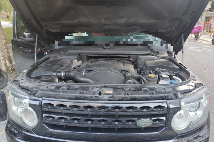 Used Land Rover Discovery 2013 3.0 SDV6 HSE Diesel Edition Engine Bay