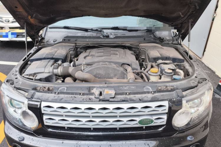 Used Land Rover Discovery 2013 3.0 SDV6 HSE Diesel Edition Engine Bay