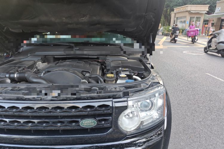 Used Land Rover Discovery 2013 3.0 SDV6 HSE Diesel Edition Engine Bay Left