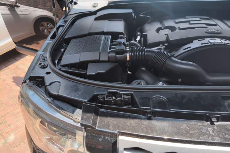 Used Land Rover Discovery  Engine Bay Right