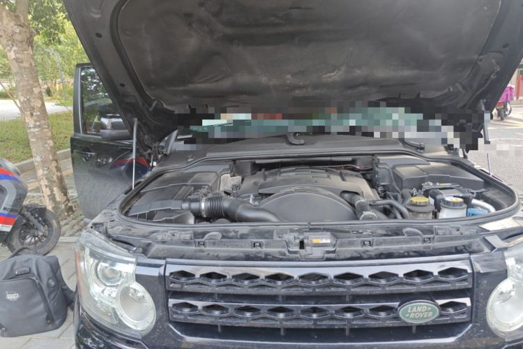 Used Land Rover Discovery 2013 3.0 SDV6 HSE Diesel Edition Engine Bay Right