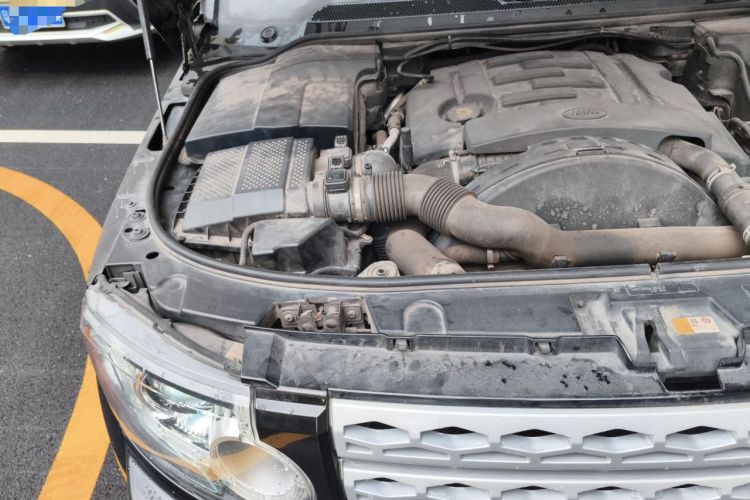 Used Land Rover Discovery 2013 3.0 SDV6 HSE Diesel Edition Engine Bay Right