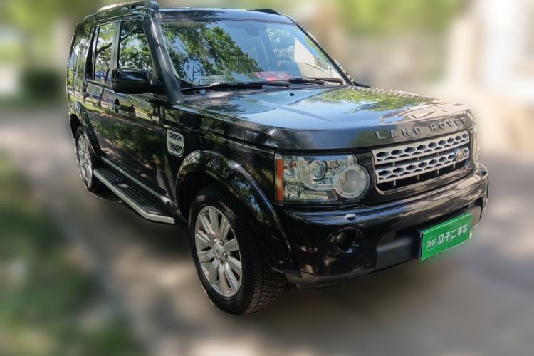 Used Land Rover Discovery 2013 5.0 V8 SE model Front Right 45 Deg