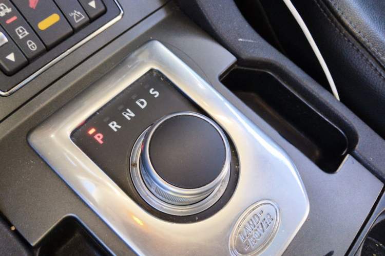 Used Land Rover Discovery 2013 3.0 SDV6 HSE Diesel Edition Gear Lever