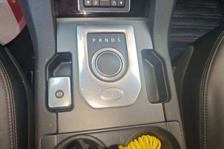 Used Land Rover Discovery 2013 3.0 SDV6 HSE Diesel Edition Gear Lever